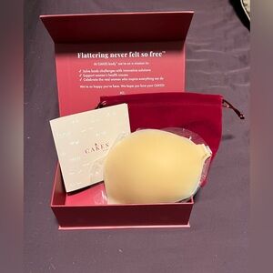 CAKES Sticky Cleavage Bra in Honey